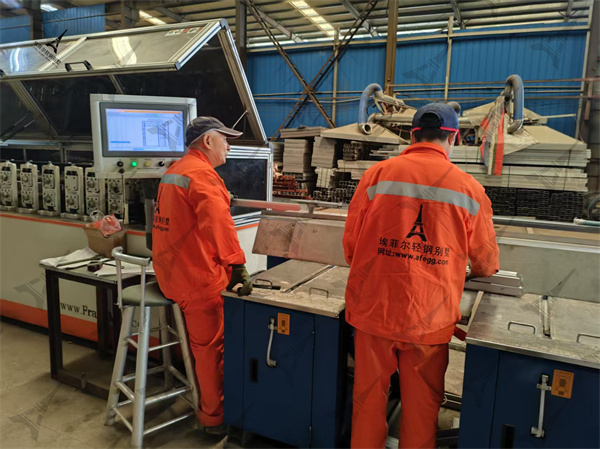 1741054586595785.jpg 輕鋼別墅廠家02_副本.jpg