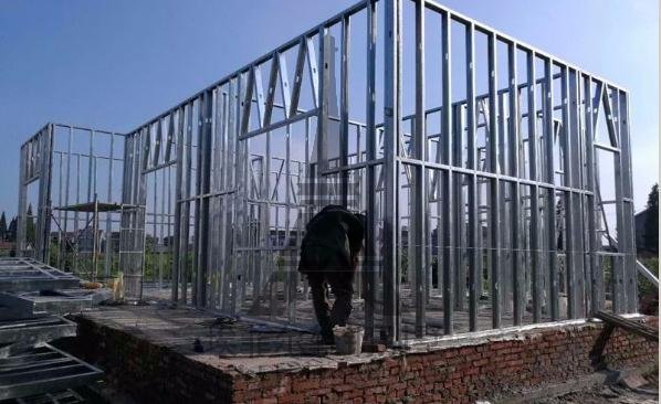 98平米造價19萬輕鋼別墅項目案例龍骨安裝