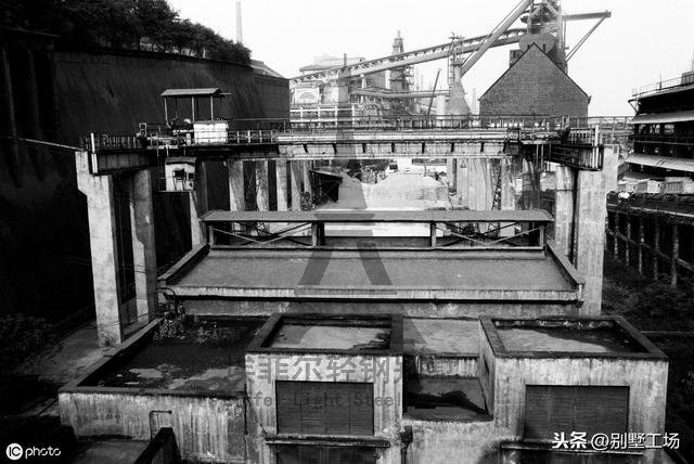 自建重鋼結(jié)構(gòu)別墅造價(jià)及房屋建造流程，與輕鋼別墅原來差別超大